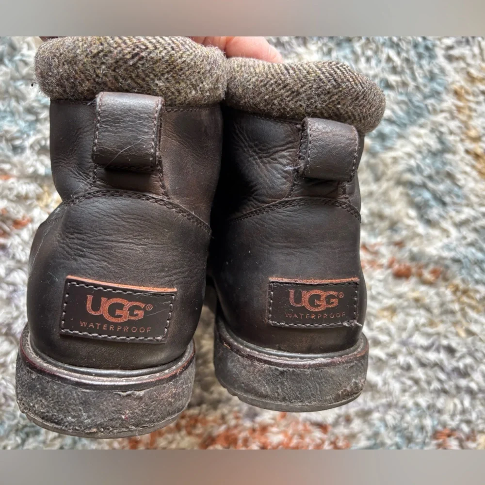 UGG mens waterproof merrick winter leather boots 9.5